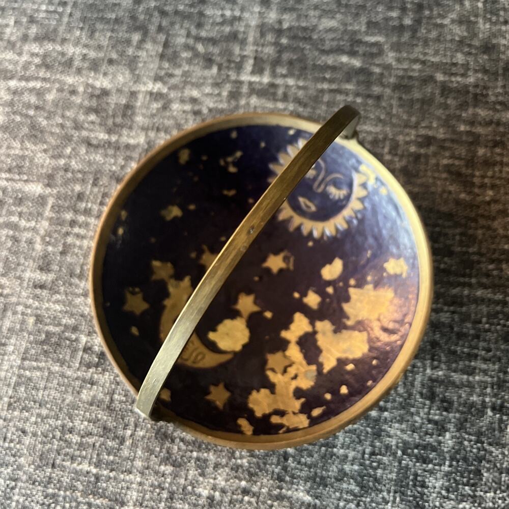Vintage Celestial-Themed Trinket Basket Made of Enameled Brass READ - Picture 5 of 5